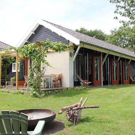 Вилла Familiehuis De Betuwe Met Prive Kunstgras Tennisbaan En Sauna Erichem Экстерьер фото