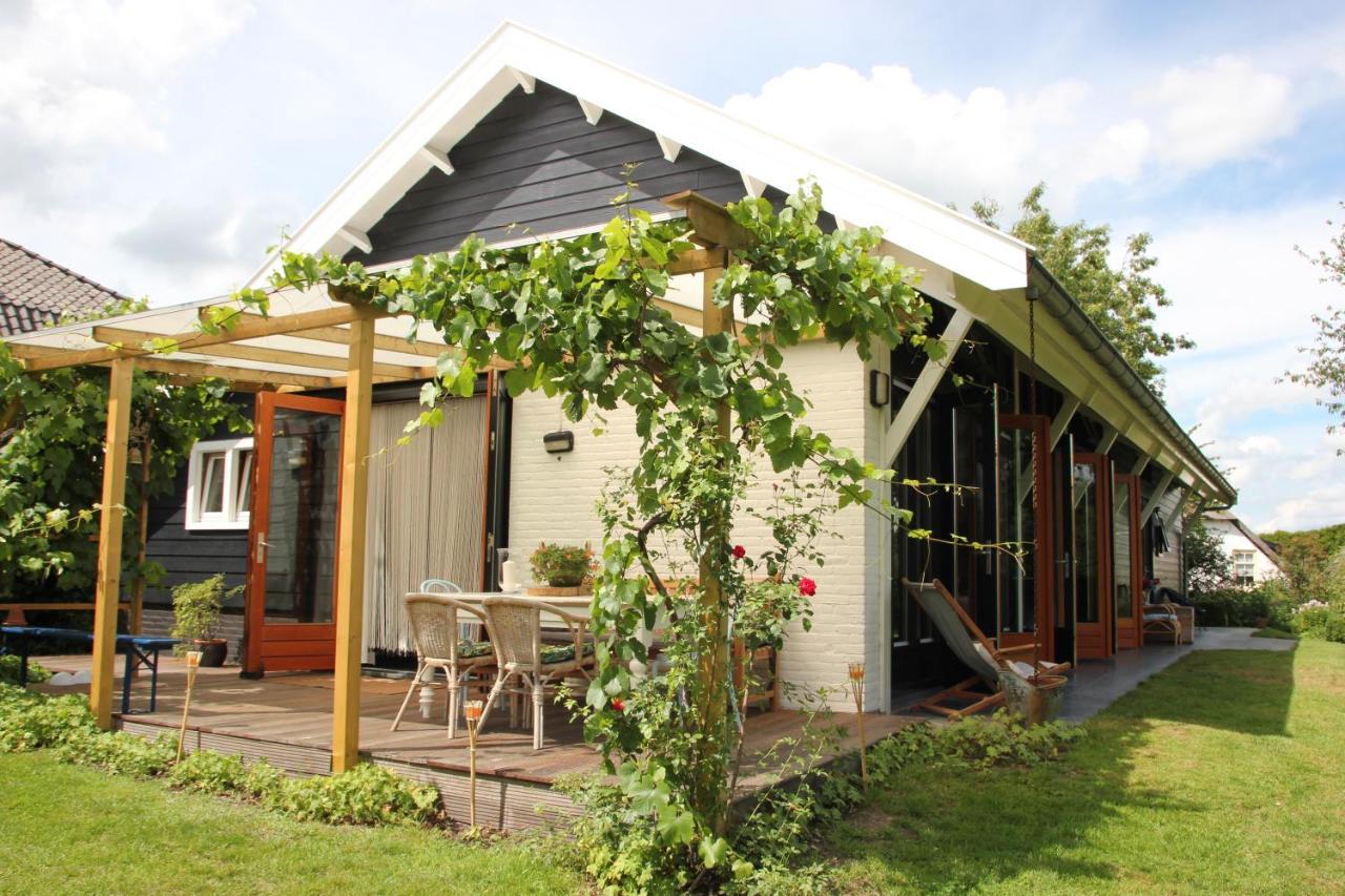 Вилла Familiehuis De Betuwe Met Prive Kunstgras Tennisbaan En Sauna Erichem Экстерьер фото